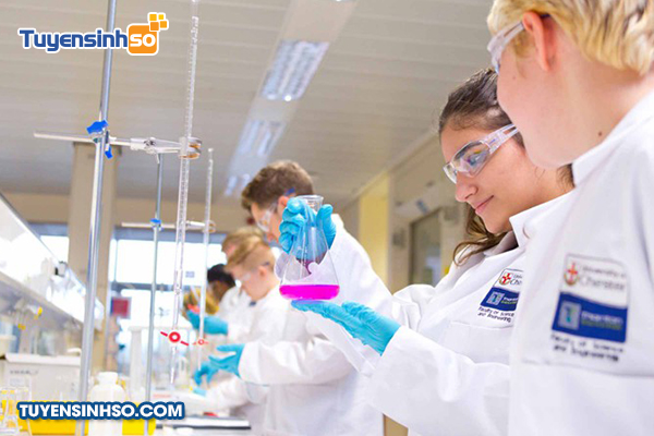 Các phương pháp phân tích hóa học được sử dụng trong kỹ thuật hóa học là gì? Mô tả về các phương pháp phân tích thường được áp dụng trong nghiên cứu và sản xuất trong lĩnh vực này.
